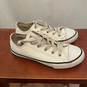 Nike Converse Chuck Taylor All Star Low Top Sneakers‎ in White kids size 1